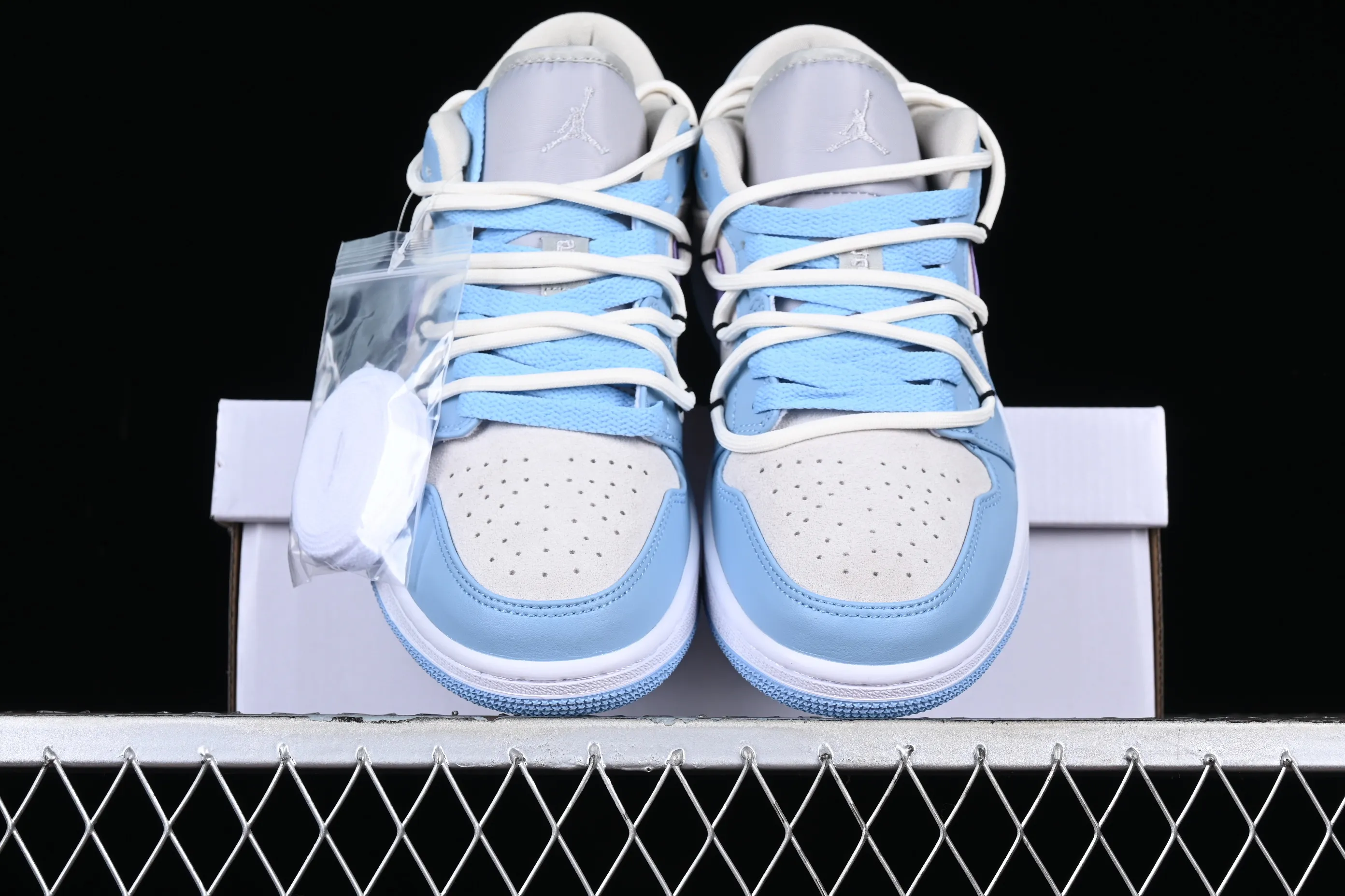 All categories Air Jordan Jordan series basketball shoes Air Jordan 1 Low Z version Air Jordan 1 Low AJ1 Joe 1 University blue strap purple hook low-top basketball shoes DC0774-050